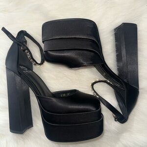Women’s Chunky Satin Black Platform Heels - 7